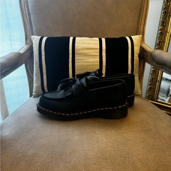 Doc Marten Adrian Loafers sz 6 - Picture 2 of 5